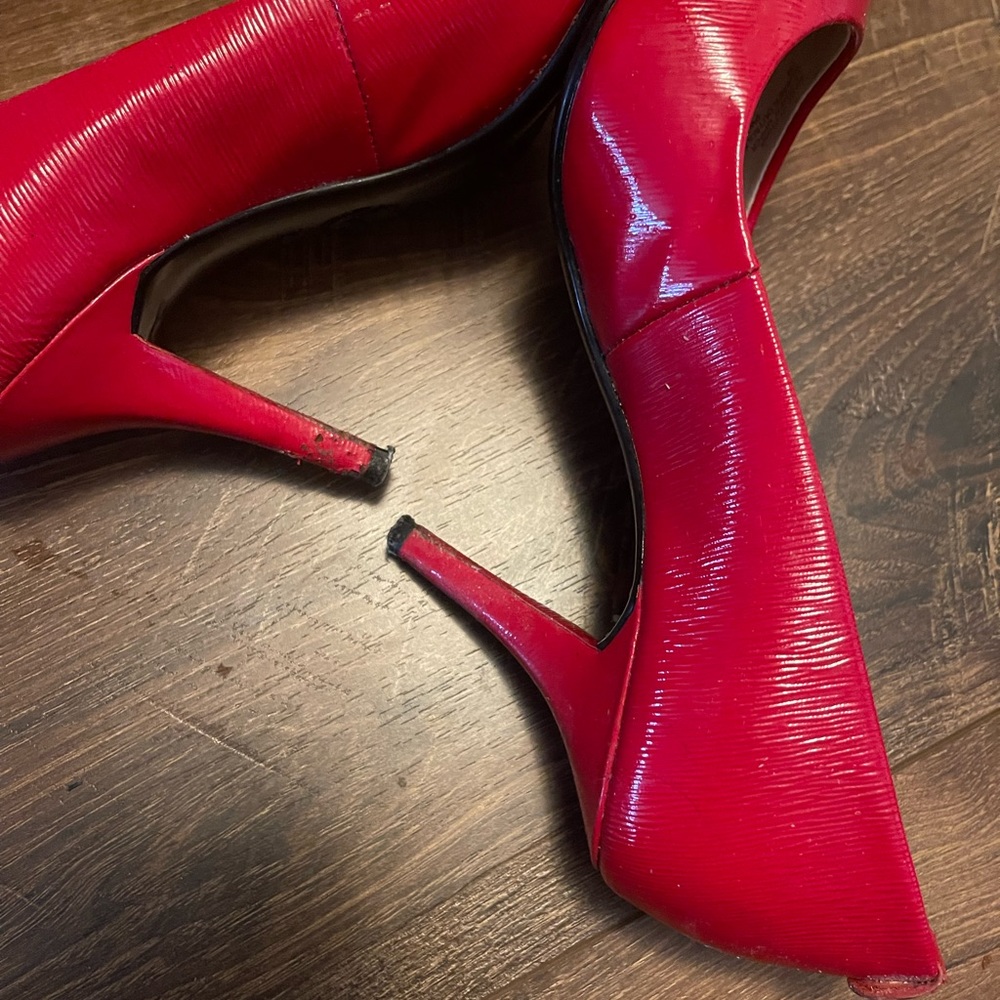 Michael Kors Cherry red heels - Picture 5 of 16